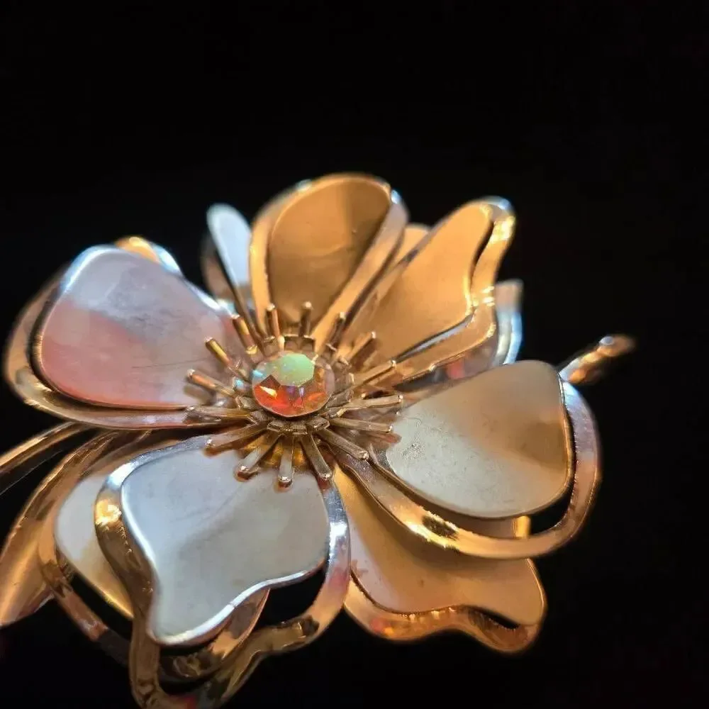 Vintage Silver Tone Flower Brooch Pin With Aurora Boreallis Center